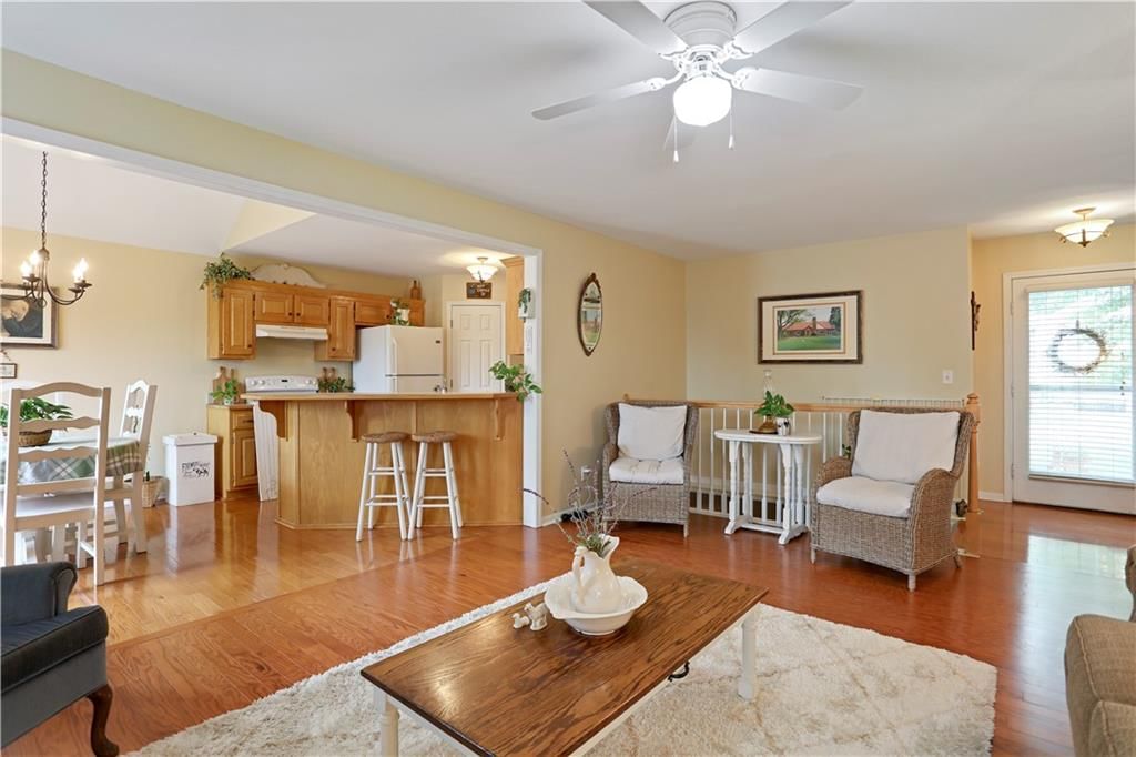 402 POPLAR Street — photo 4