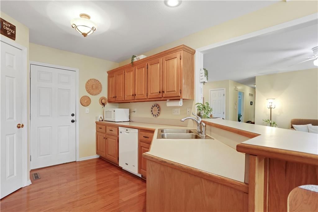 402 POPLAR Street — photo 7