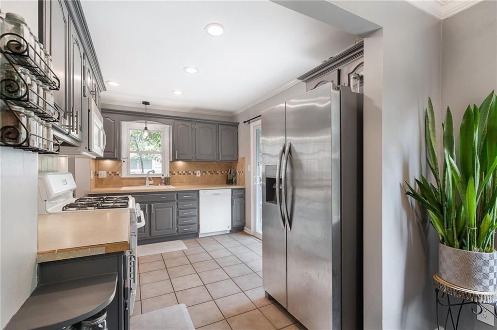 9929 Harrison Street — photo 17