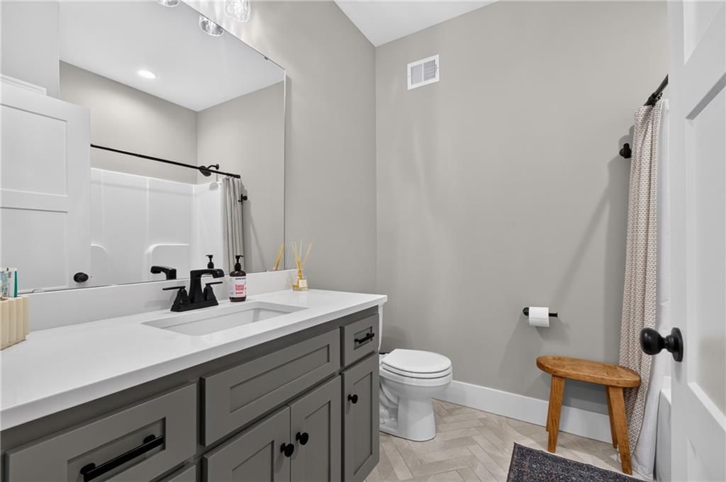 4021 NE Sagamore Drive — photo 33