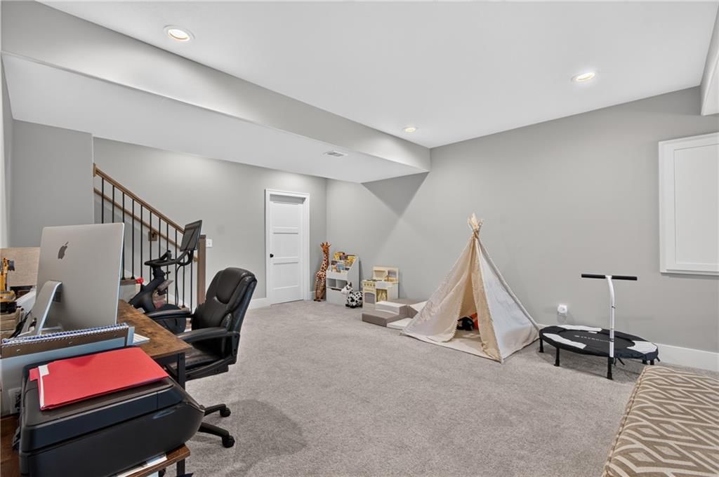 4021 NE Sagamore Drive — photo 35