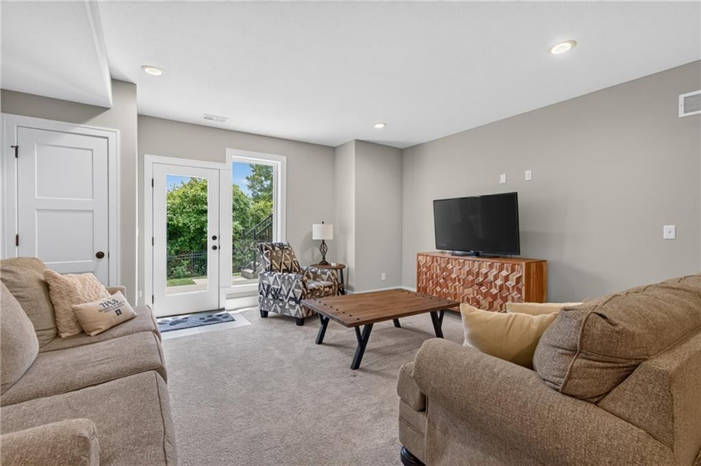 4021 NE Sagamore Drive — photo 36