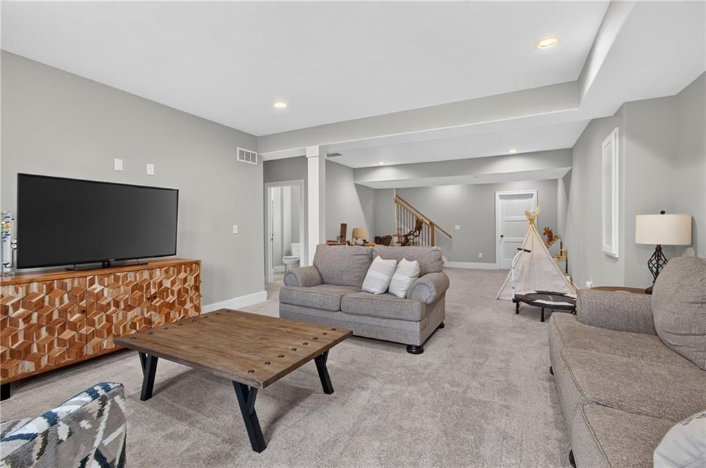 4021 NE Sagamore Drive — photo 37