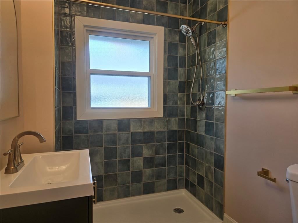 714 E 54th Terrace — photo 14