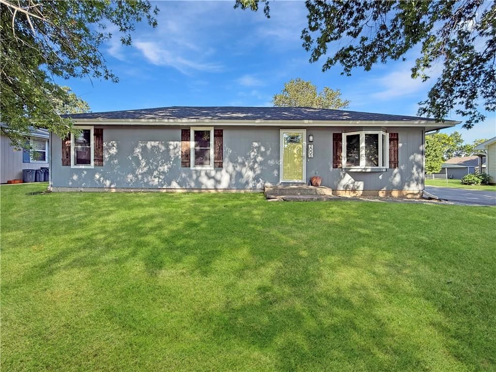2005 Cypress Street, Higginsville, MO