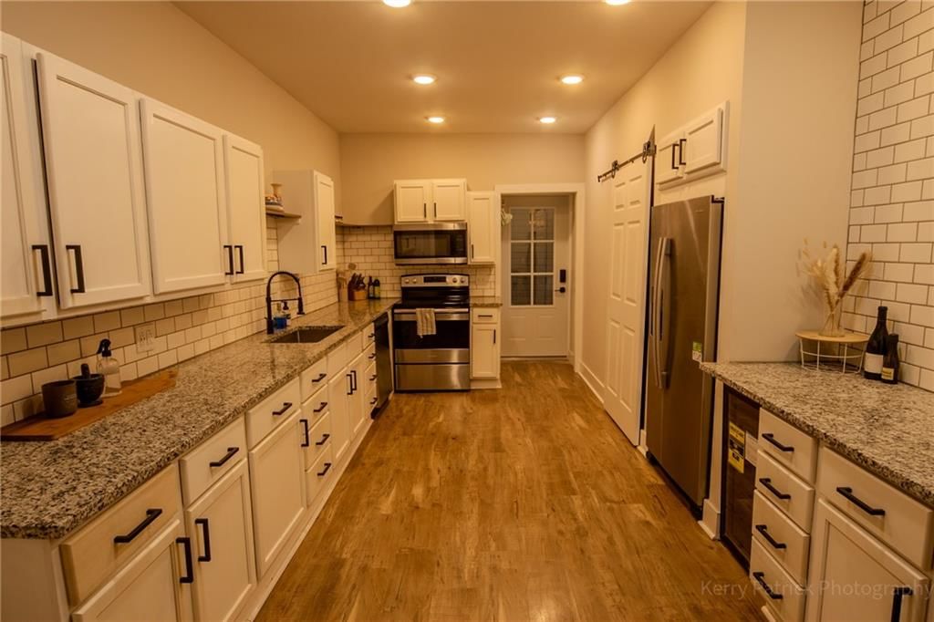 2904 Charles Street — photo 2