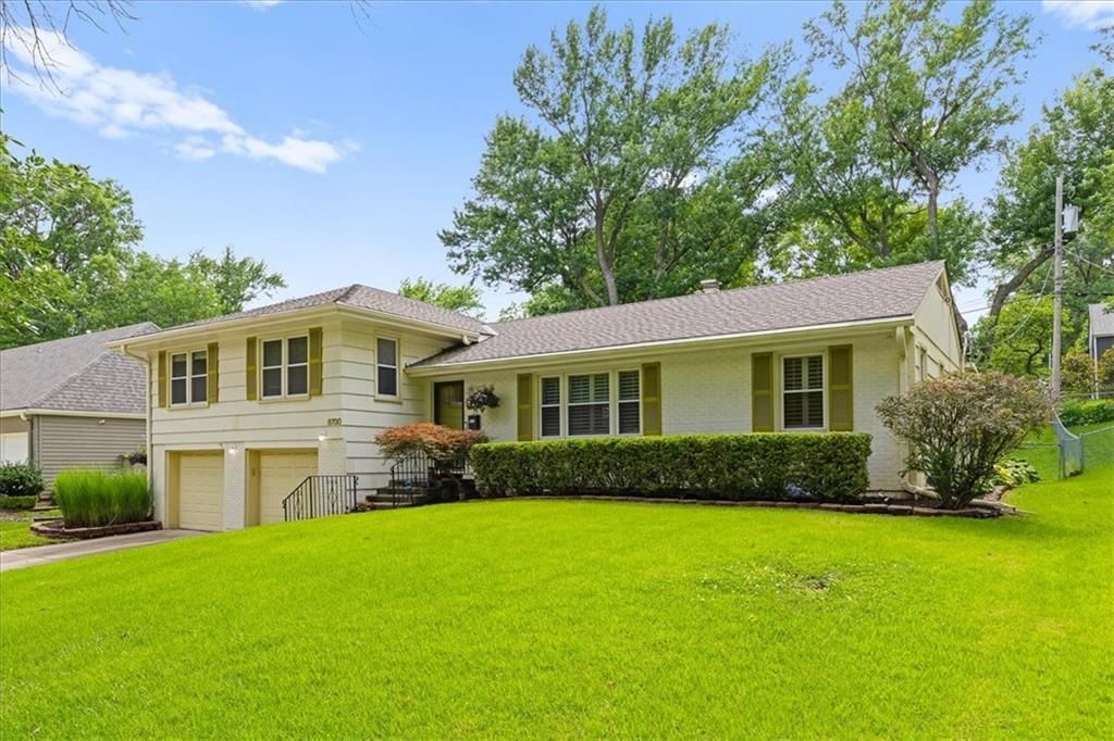 8700 Belleview Avenue — photo 3