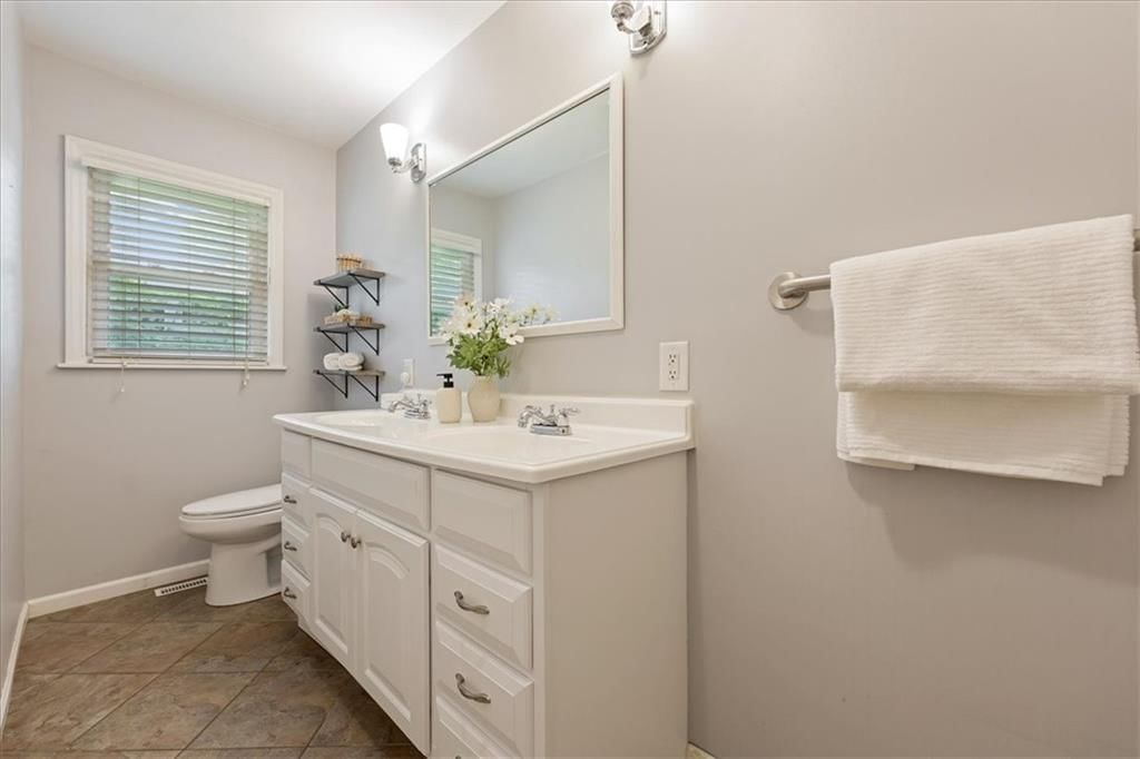 8700 Belleview Avenue — photo 20