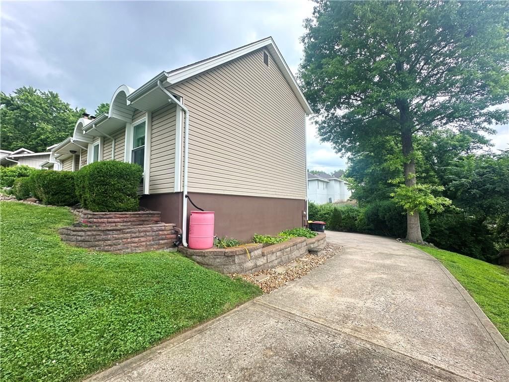 5523 NW Seminole Drive — photo 50