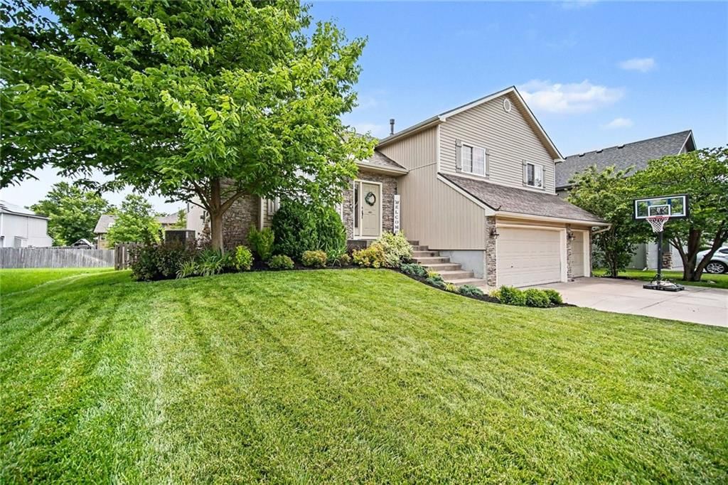 8905 N Essex Drive — photo 3