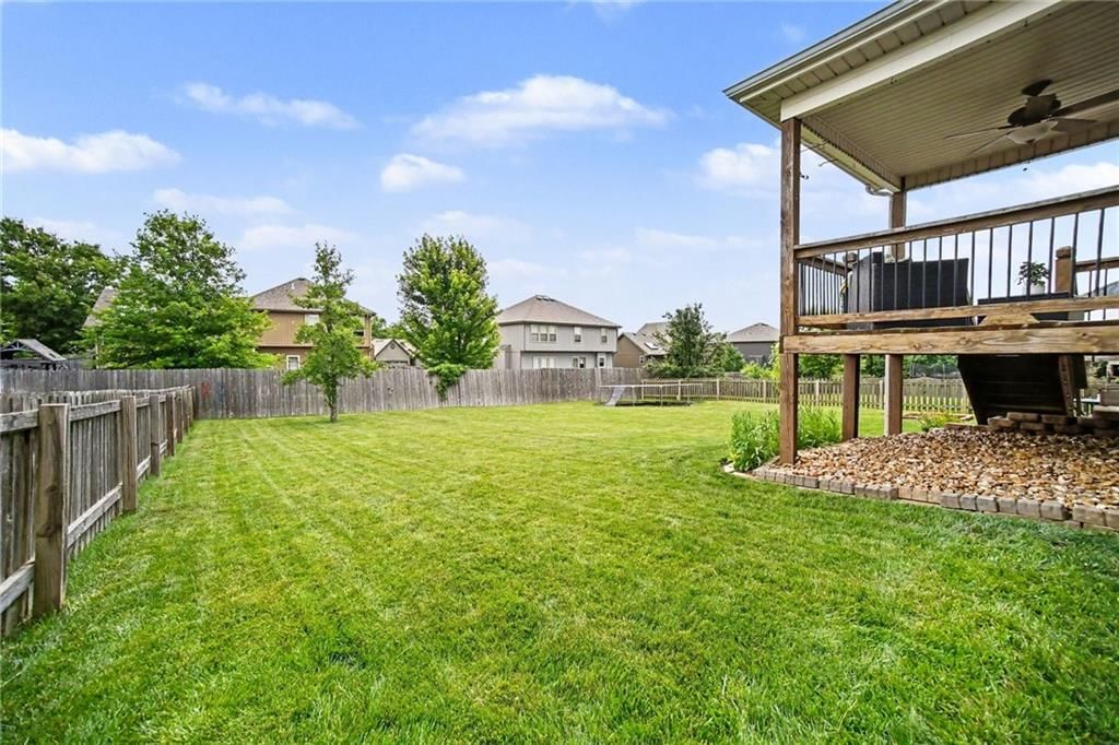 8905 N Essex Drive — photo 24