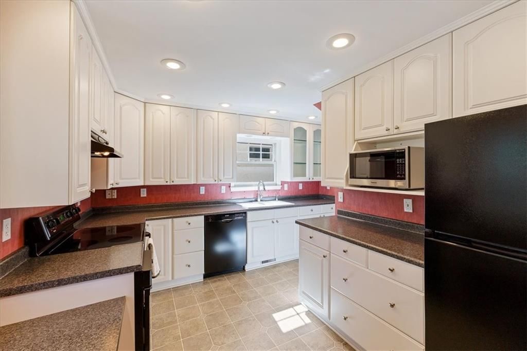 627 W 70 Street — photo 12