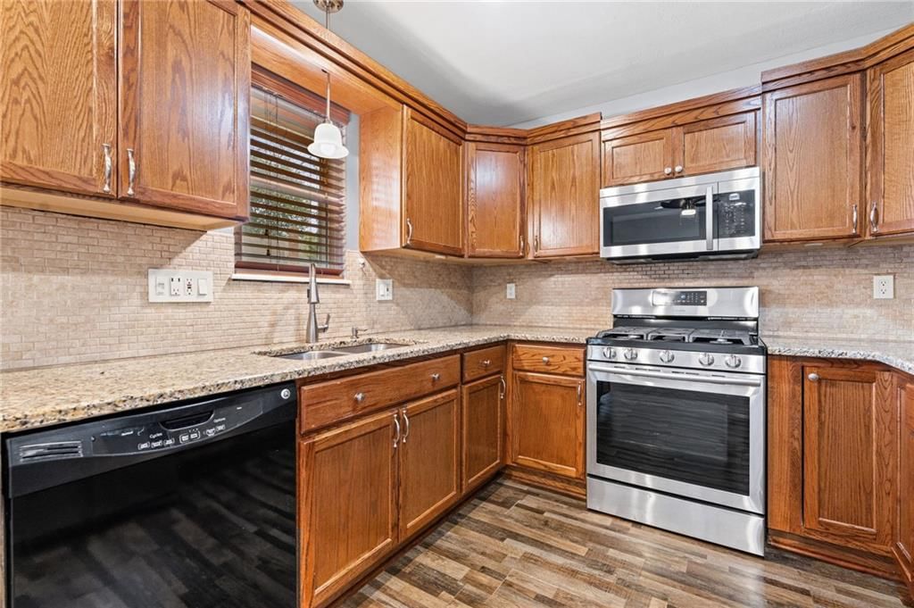 16413 W 139th Circle — photo 10