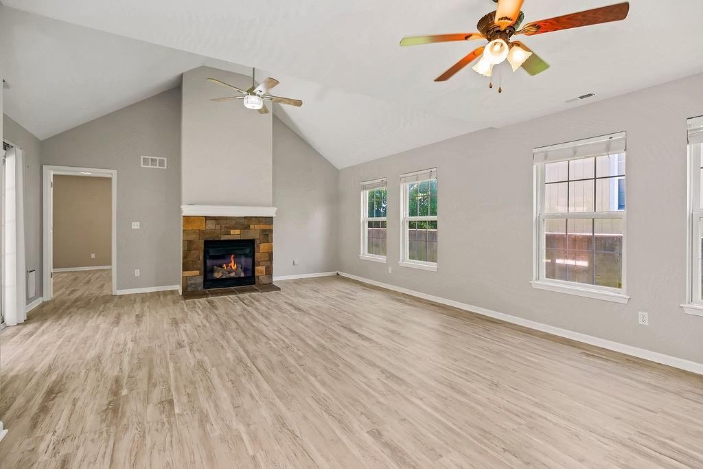 2210 E Sycamore Street — photo 7