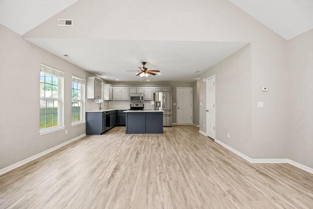 2210 E Sycamore Street — photo 9
