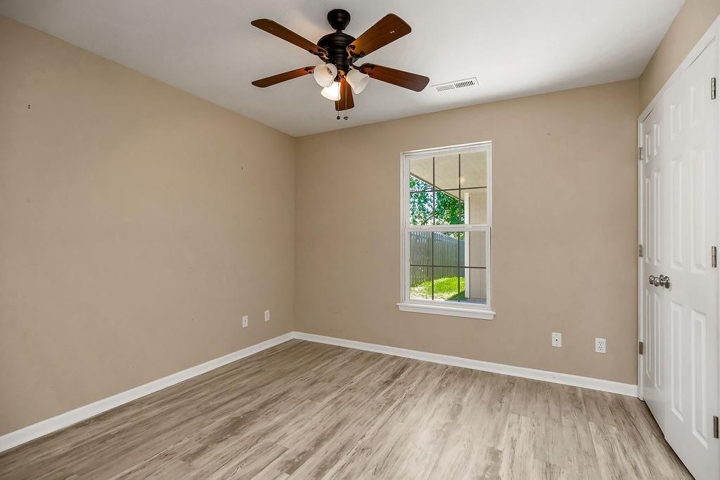 2210 E Sycamore Street — photo 13