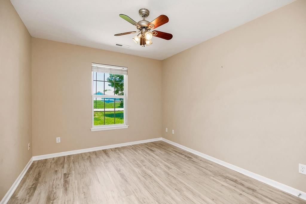 2210 E Sycamore Street — photo 14