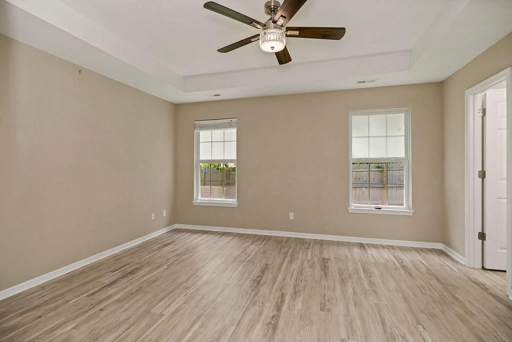 2210 E Sycamore Street — photo 16