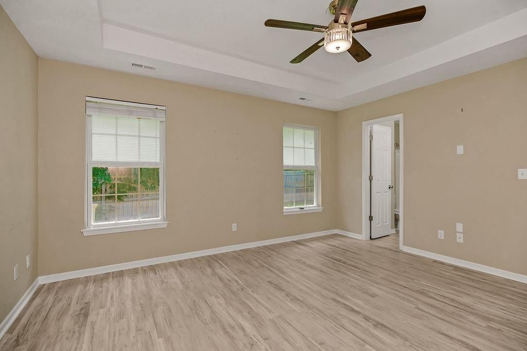 2210 E Sycamore Street — photo 17