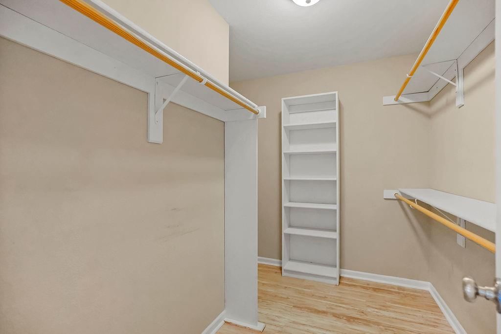 2210 E Sycamore Street — photo 18