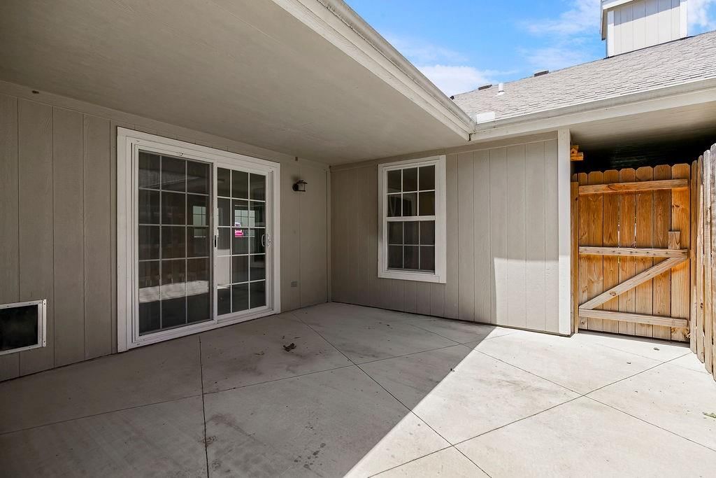 2210 E Sycamore Street — photo 21
