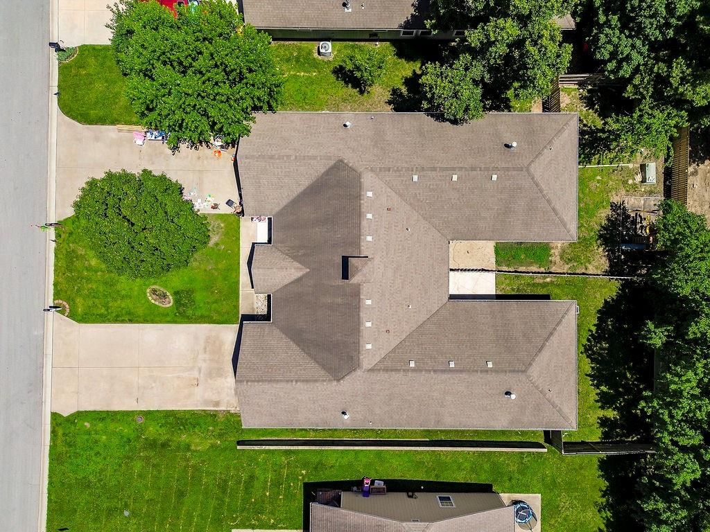 2210 E Sycamore Street — photo 31