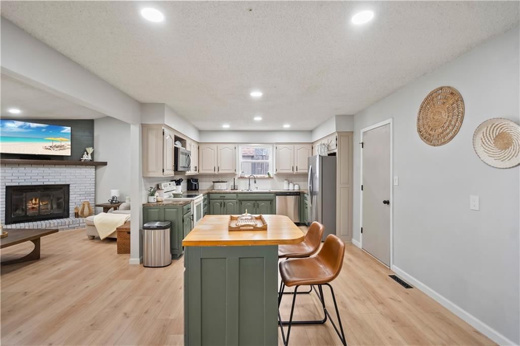 3309 W 2nd Street — photo 8
