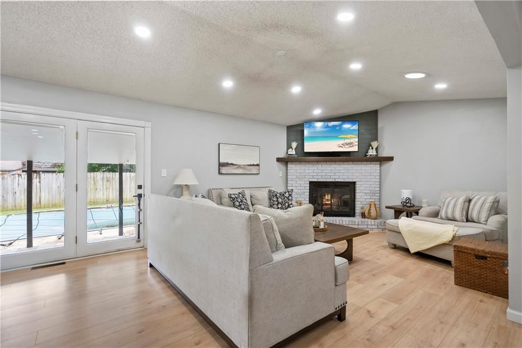 3309 W 2nd Street — photo 13