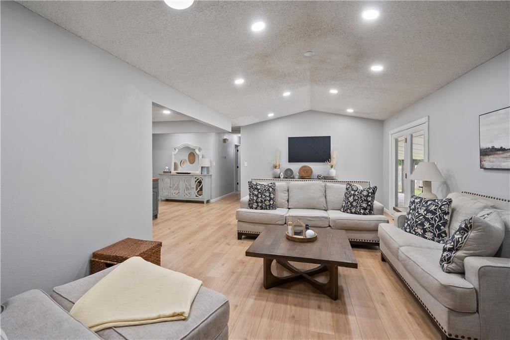 3309 W 2nd Street — photo 15