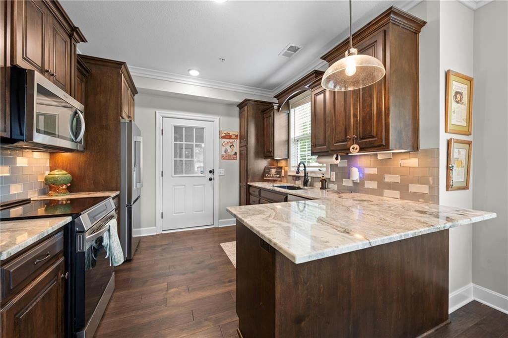 15919 Fontana Street — photo 7