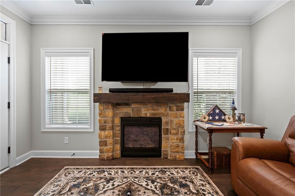 15919 Fontana Street — photo 10
