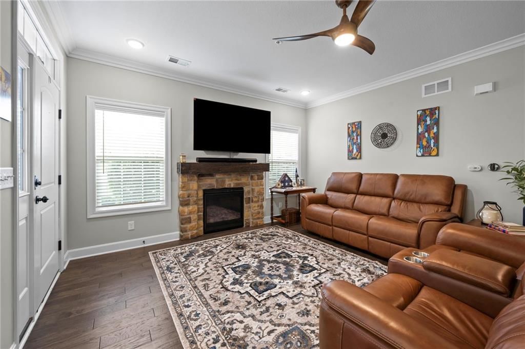 15919 Fontana Street — photo 13