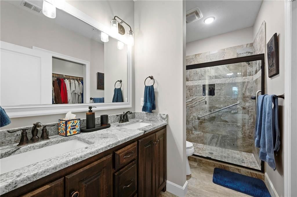 15919 Fontana Street — photo 16