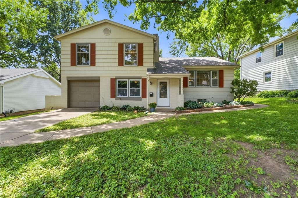 9113 W 90th Terrace, Overland Park, KS