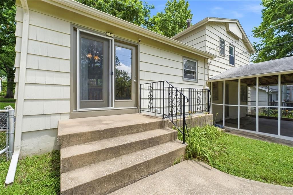 9113 W 90th Terrace — photo 39