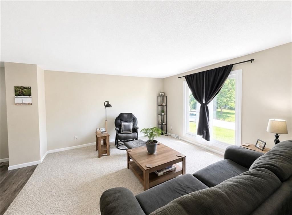1227 ASHWOOD Circle — photo 4