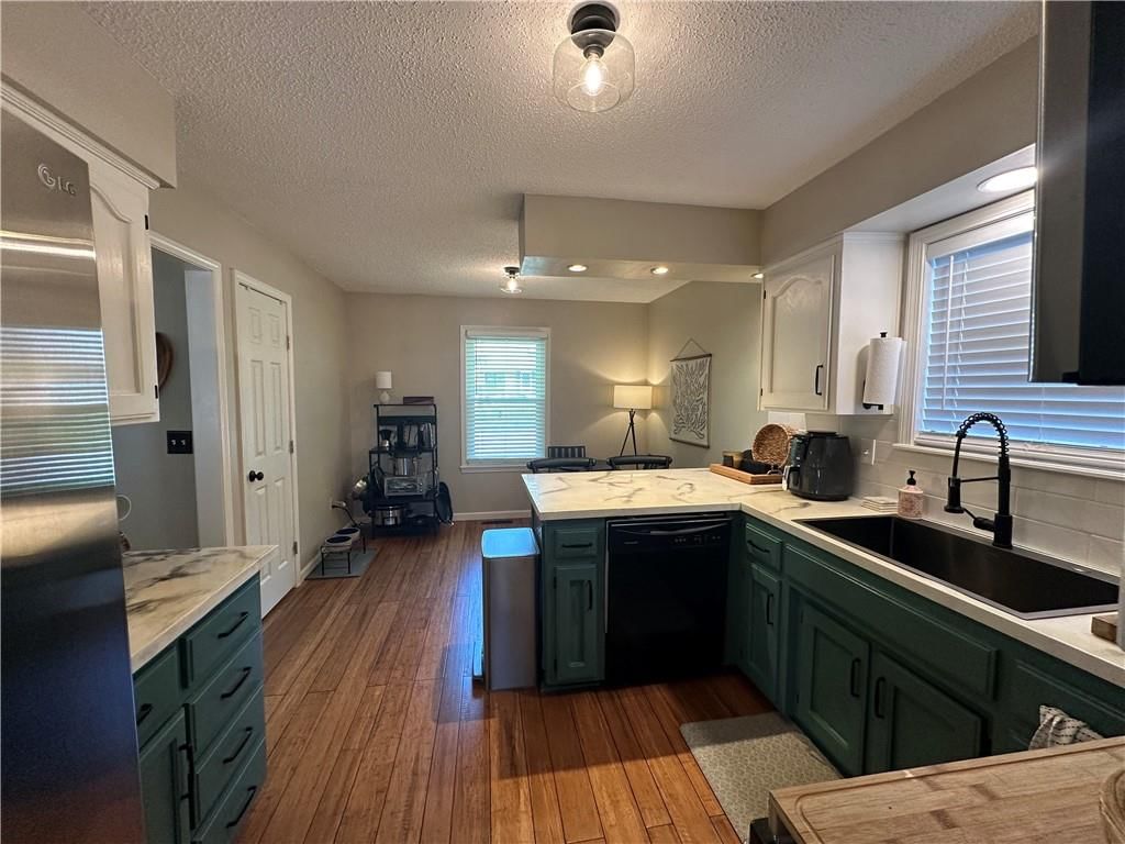 1616 NE Ridgeview Drive — photo 8