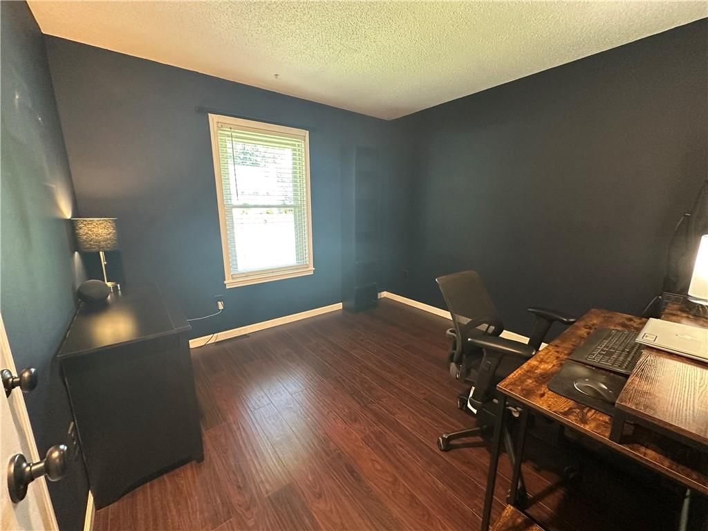 1616 NE Ridgeview Drive — photo 17
