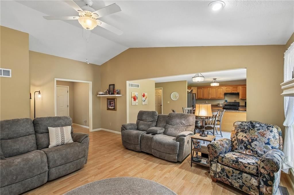 1464 Grandview Drive — photo 7