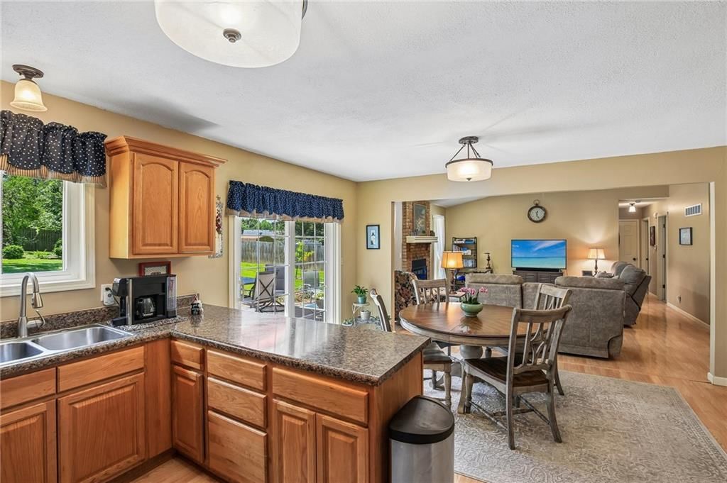 1464 Grandview Drive — photo 13