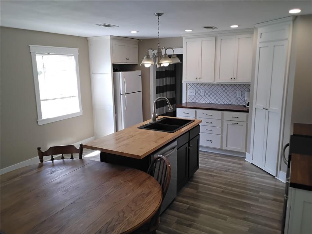 309 W LAKE Street — photo 16