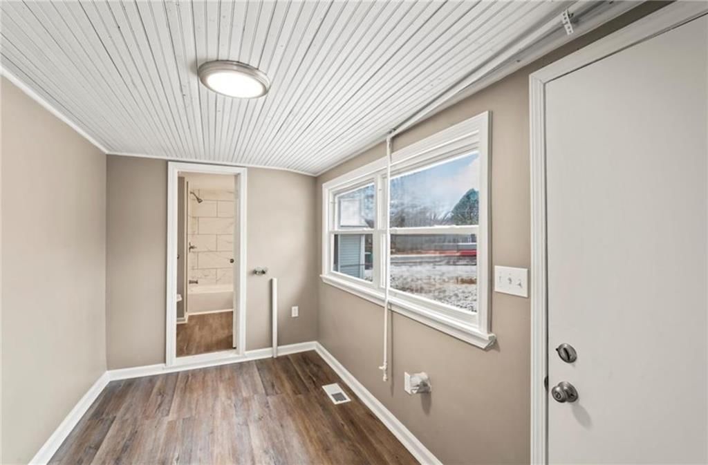 218 S Hunter Street — photo 4