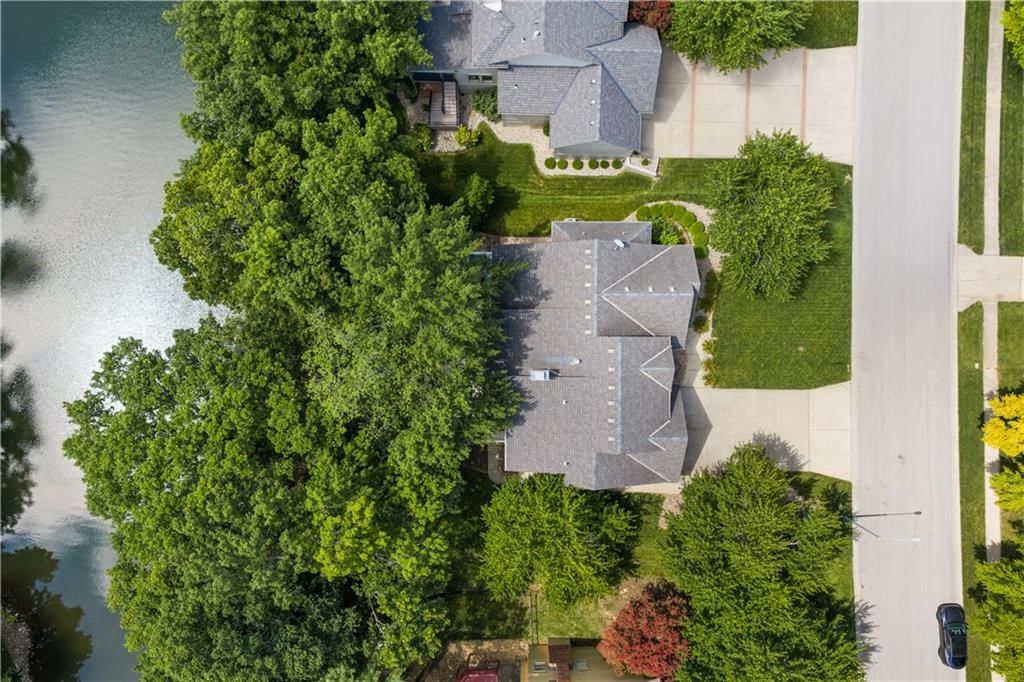 4208 NE Courtney Drive — photo 4