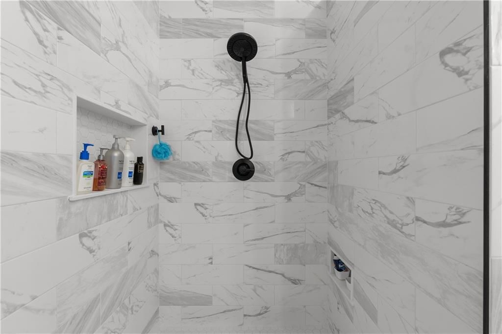 4208 NE Courtney Drive — photo 32