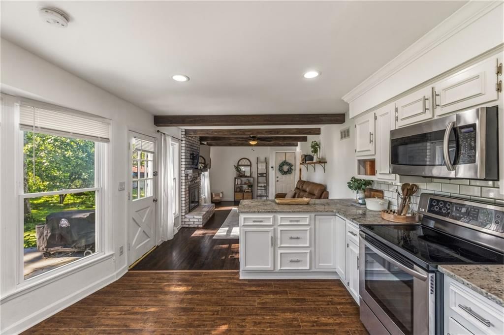 12819 Cambridge Avenue — photo 4