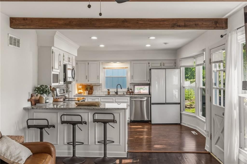 12819 Cambridge Avenue — photo 15
