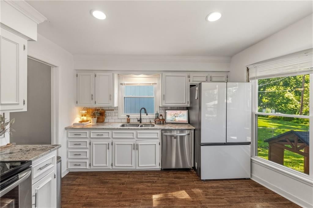 12819 Cambridge Avenue — photo 18