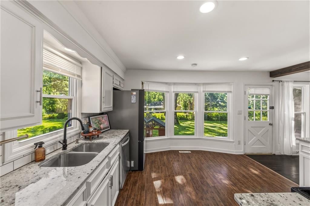 12819 Cambridge Avenue — photo 19