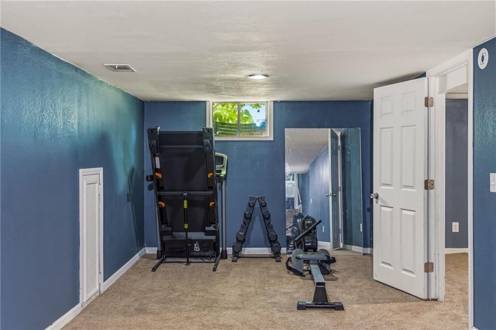 12819 Cambridge Avenue — photo 28