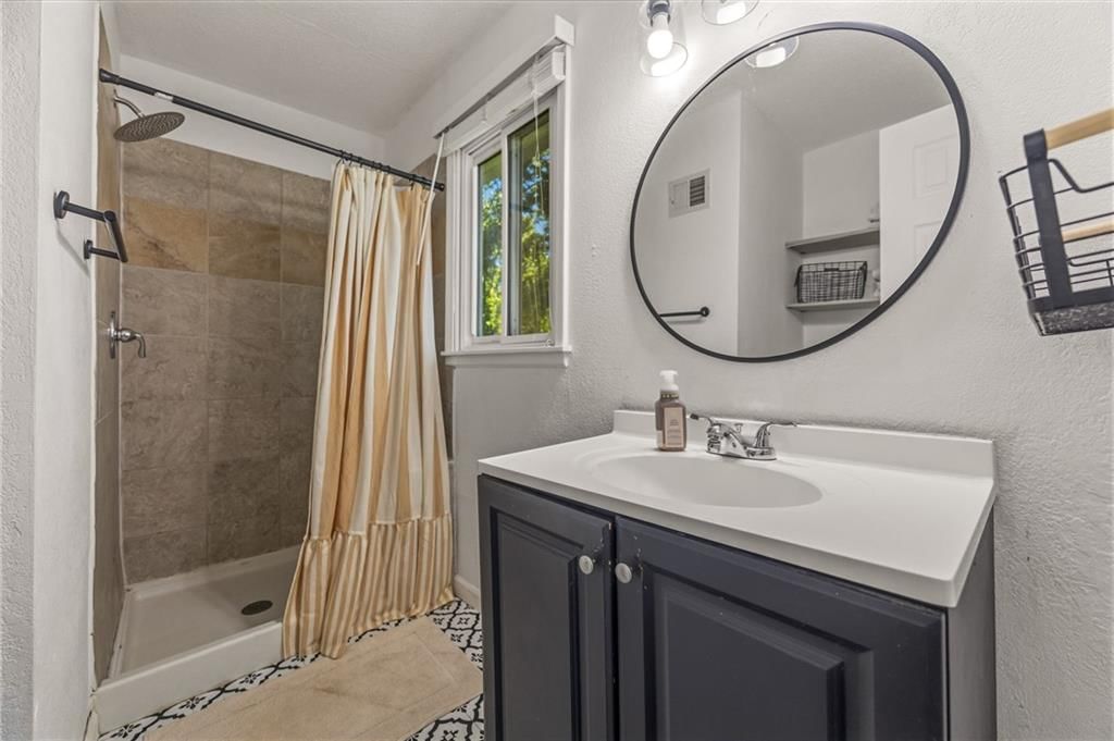 12819 Cambridge Avenue — photo 34